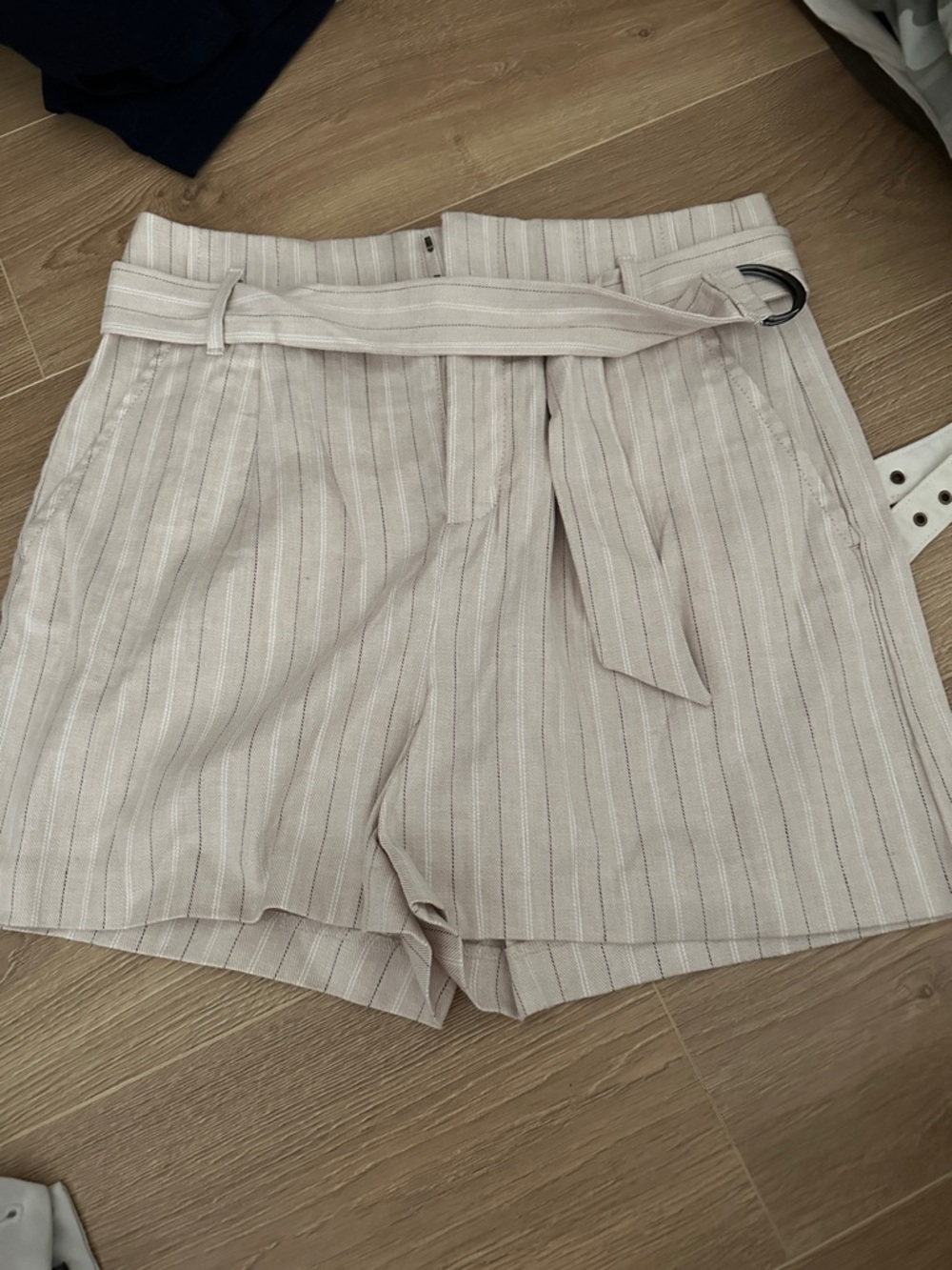 New with tags banana republic high waisted linen shorts 6 NWT